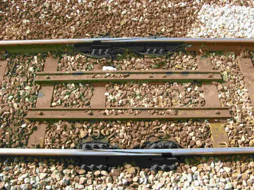 gap between railway tracks